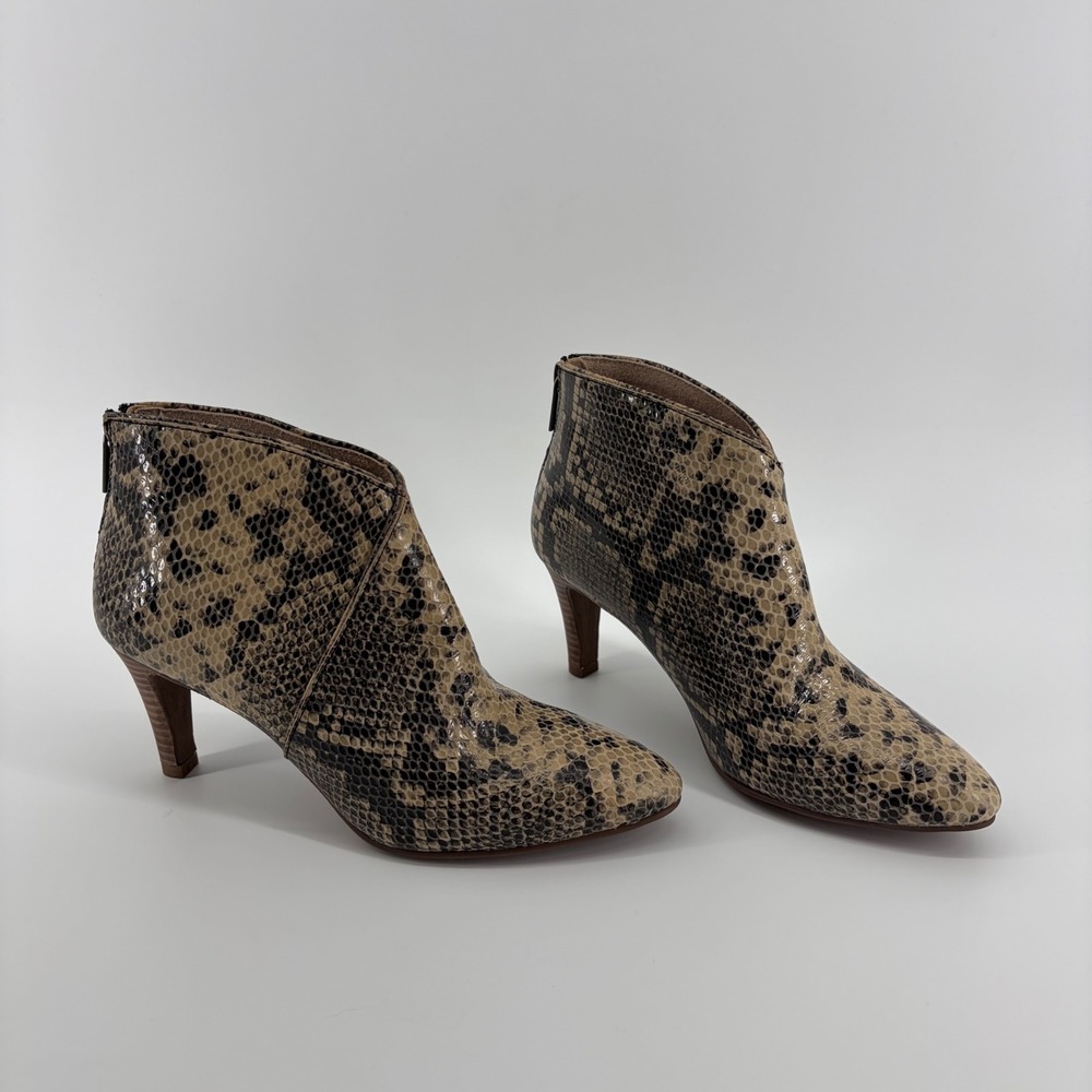 Seychelles Snake‎ Print Ankle Boots Heels Women Size 7.5 Zip Closure Pointed Toe